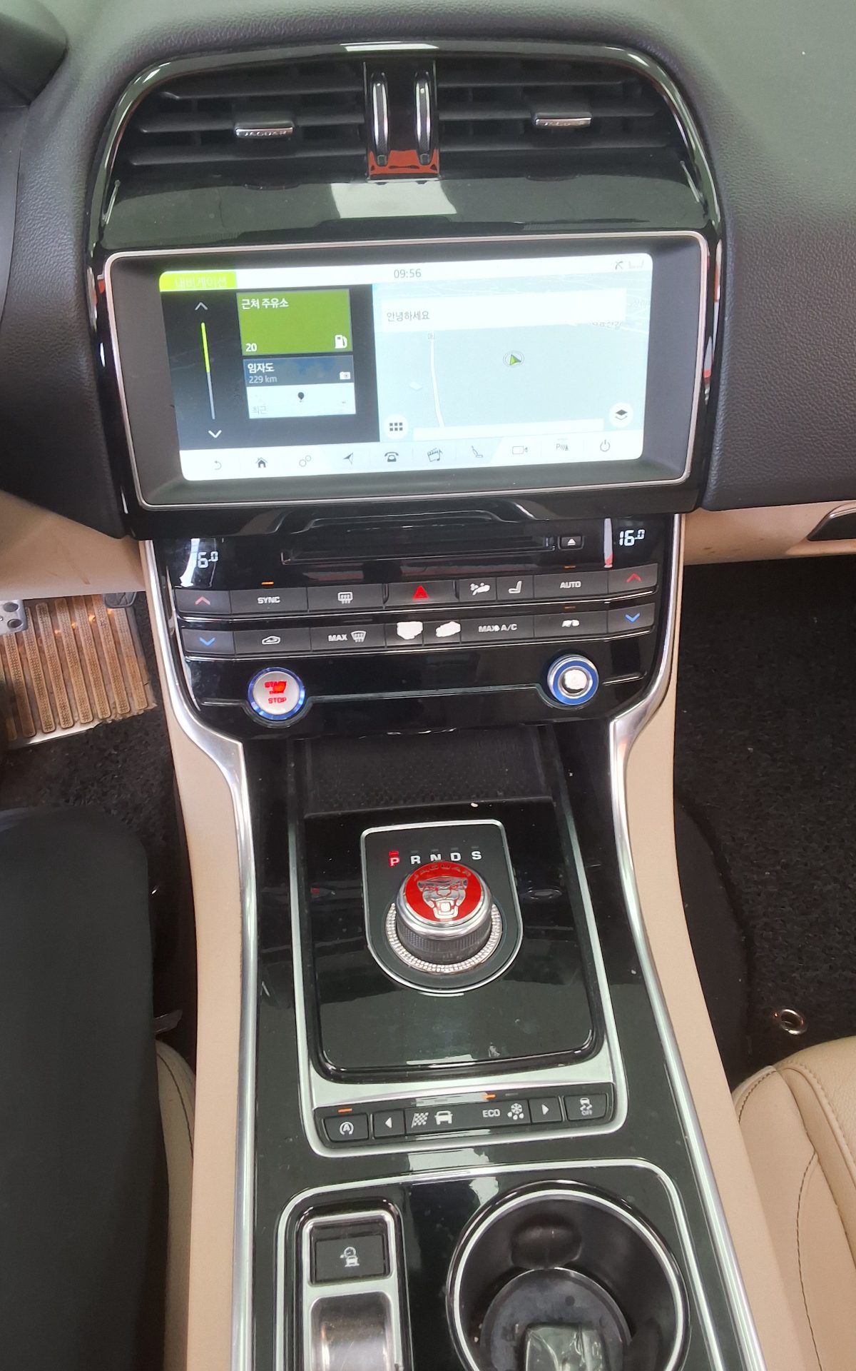 2017 - jaguar xe