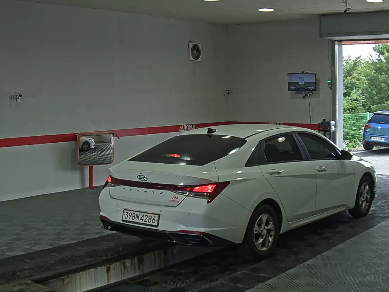 2021 - hyundai avante