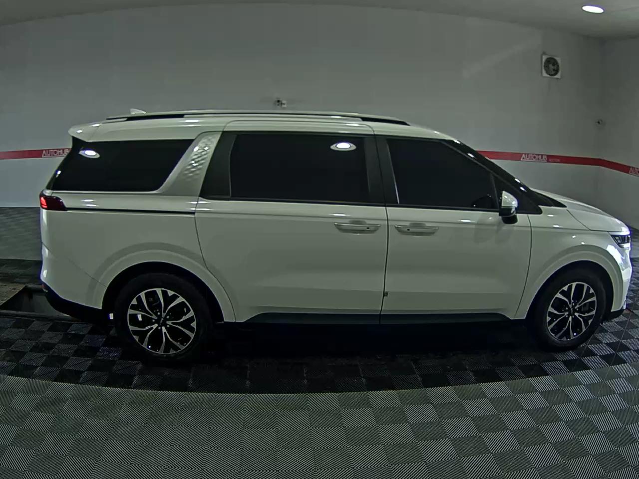2023 - kia carnival