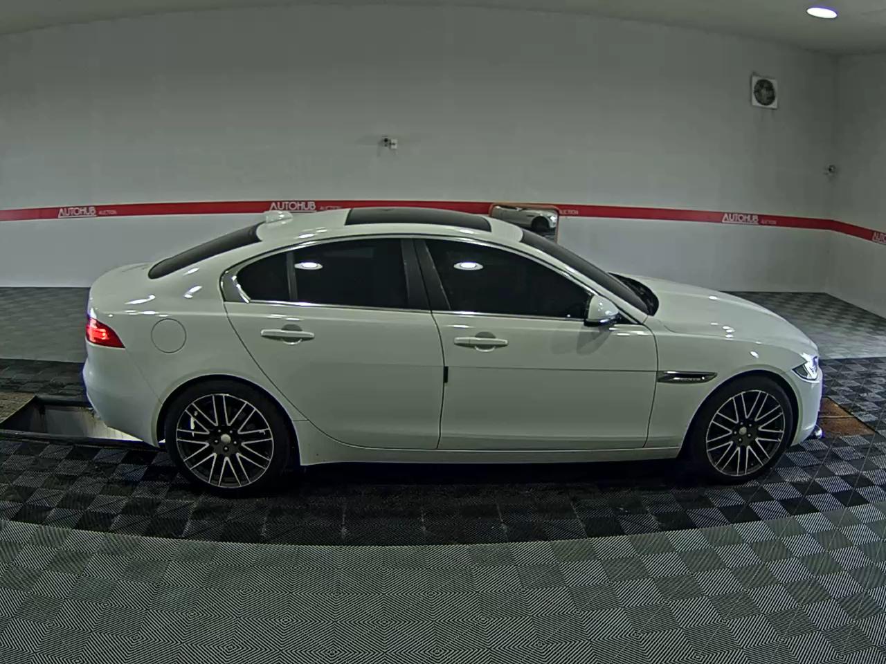 2017 - jaguar xe