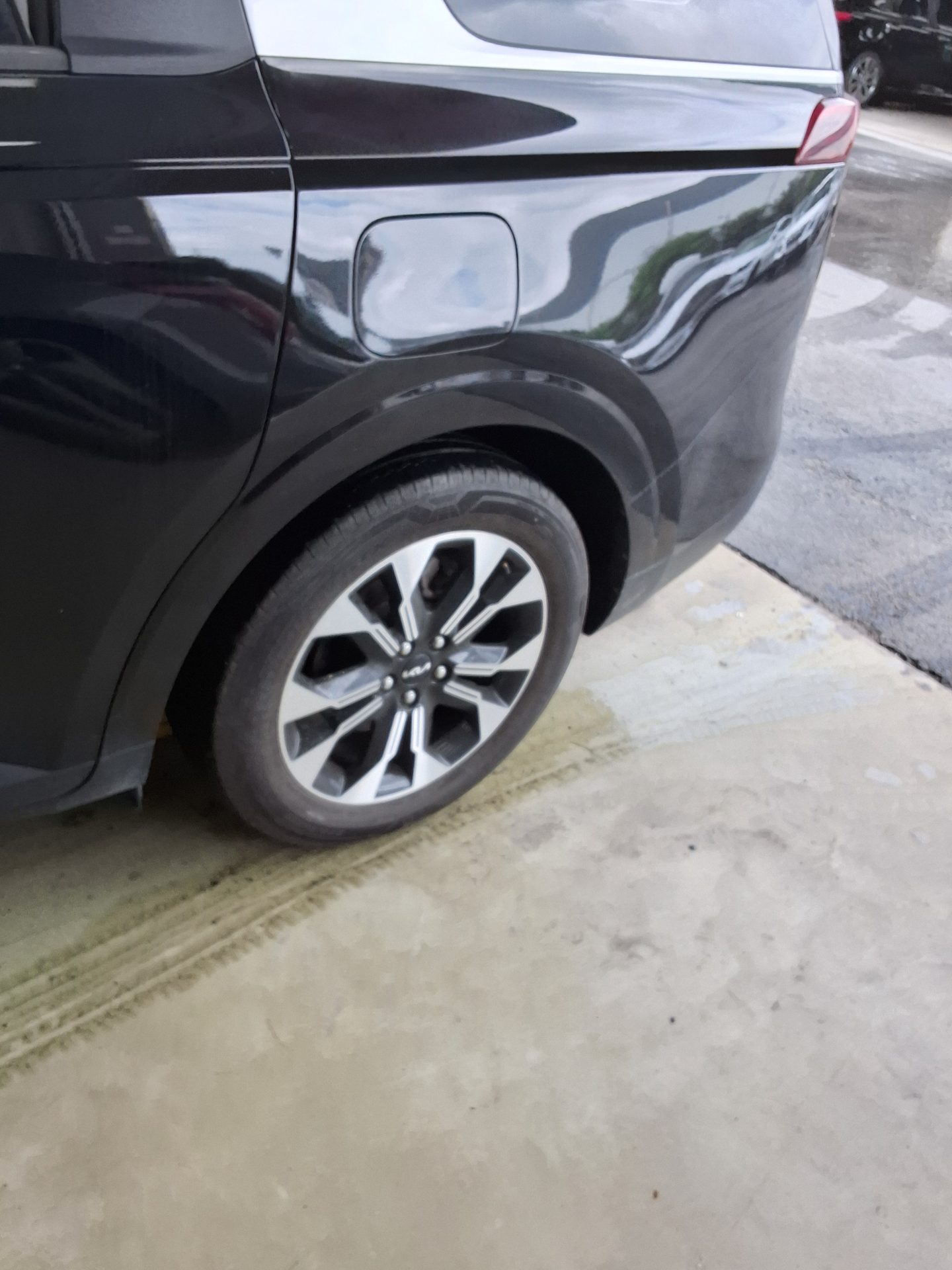 2023 - kia carnival