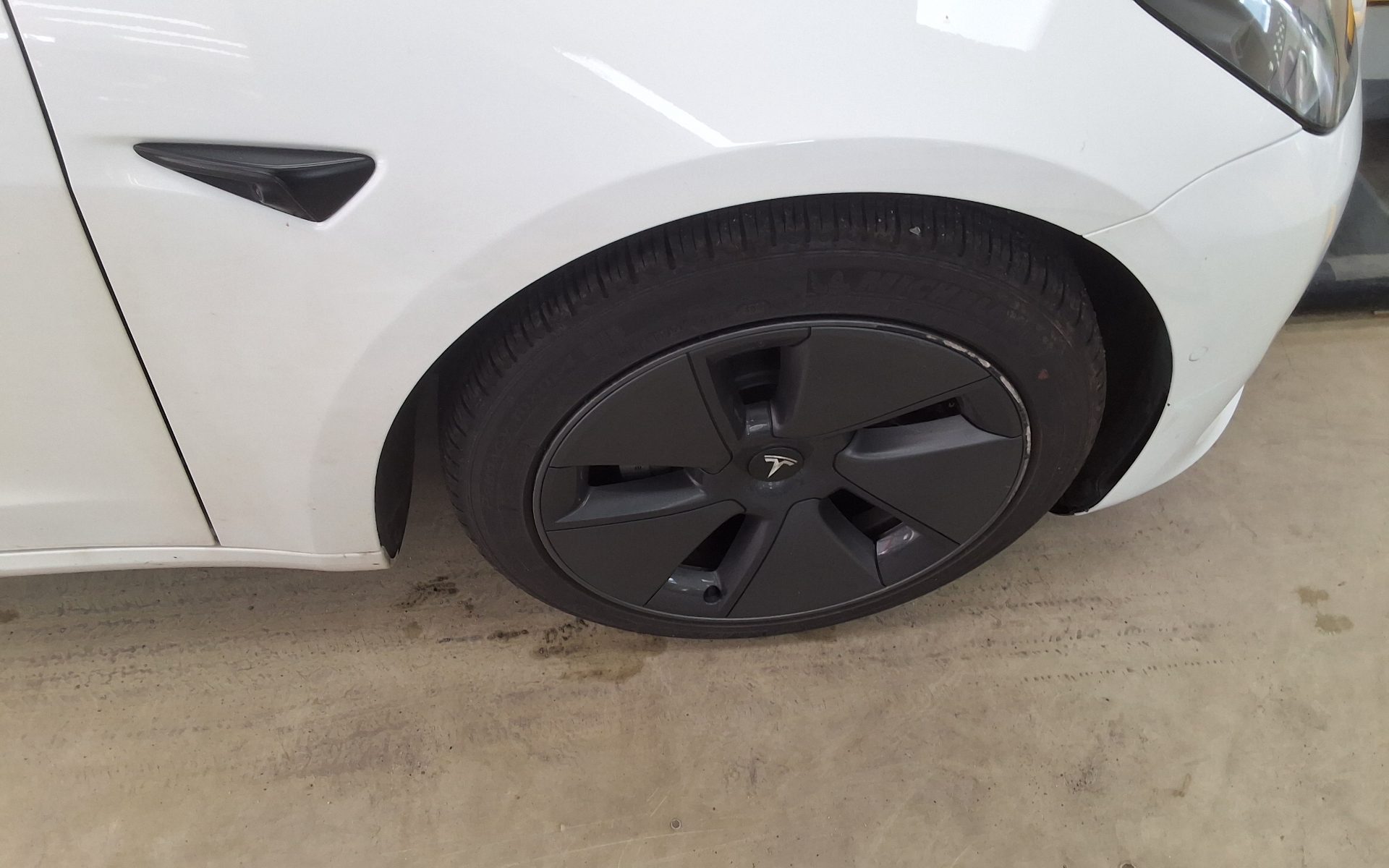 Tesla Model 3 2022 — صورة 24