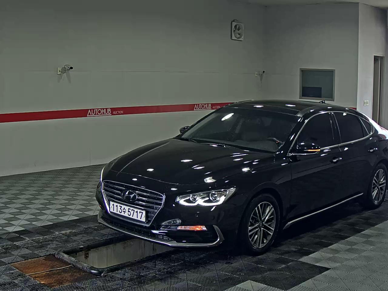 HYUNDAI GRANDEUR LPi RENTAL CAR