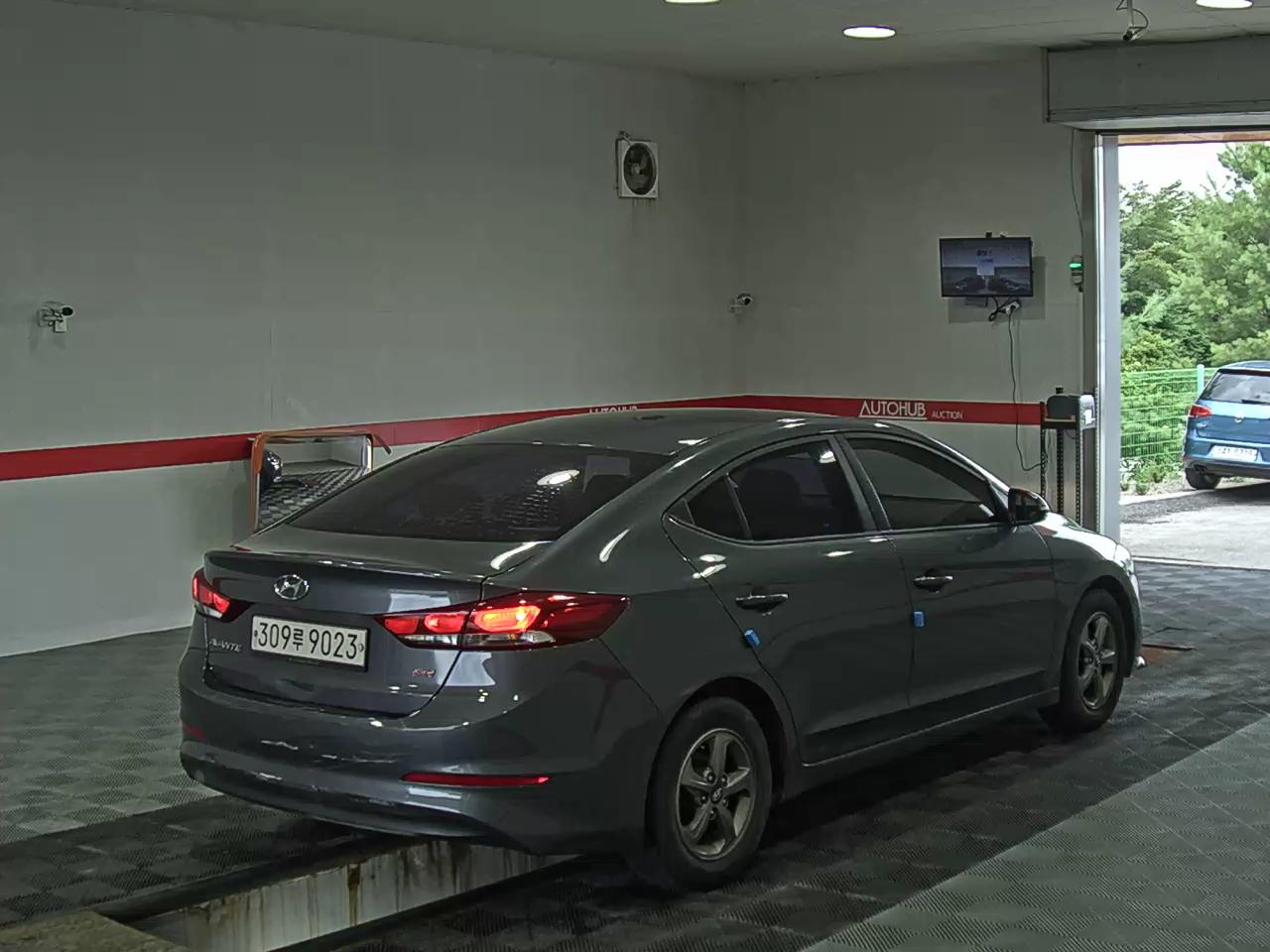 2017 - hyundai avante