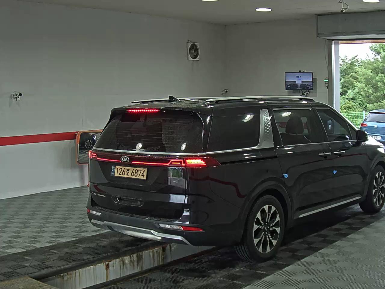 2021 - kia carnival