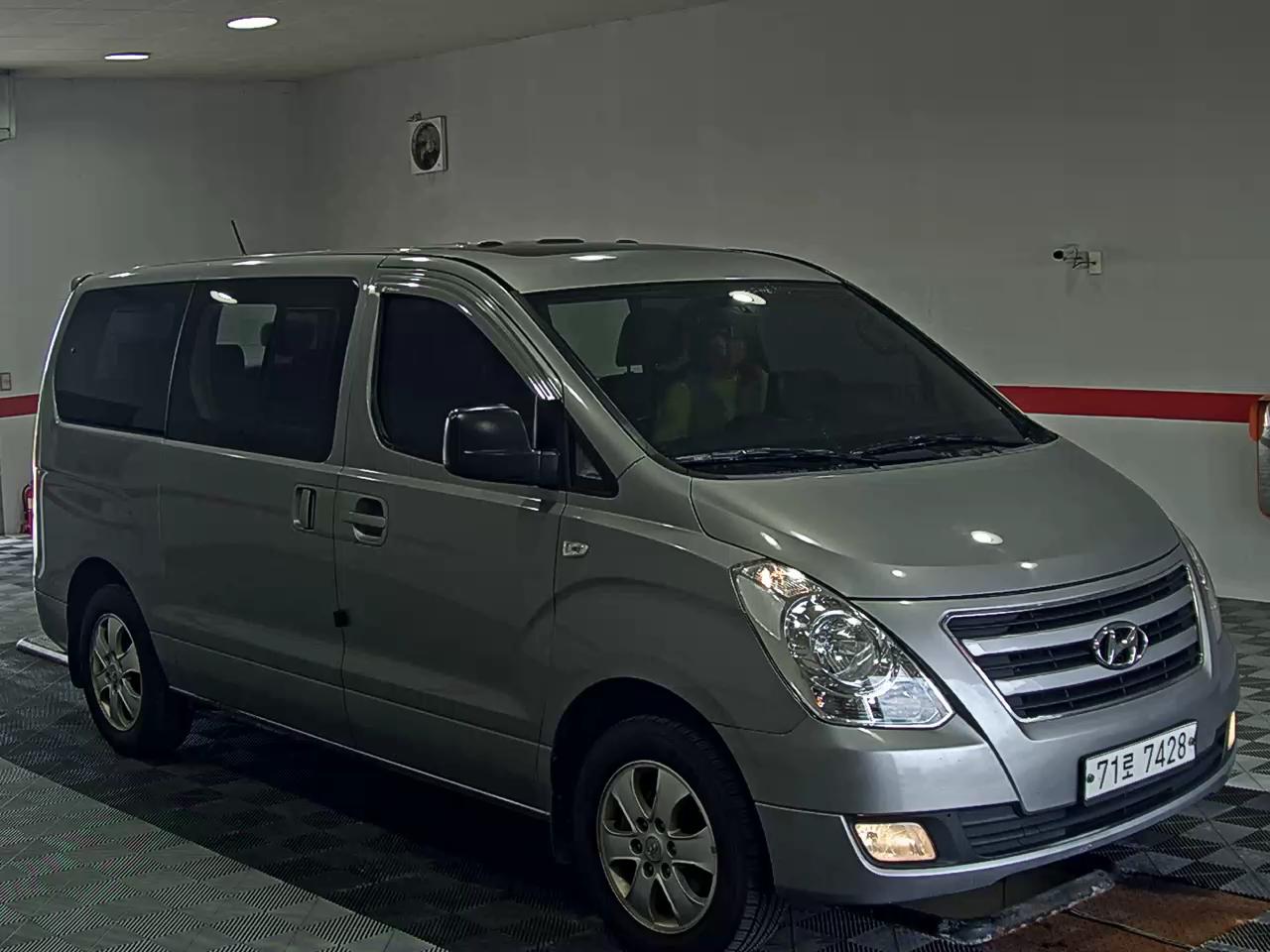 2016 - hyundai grand starex