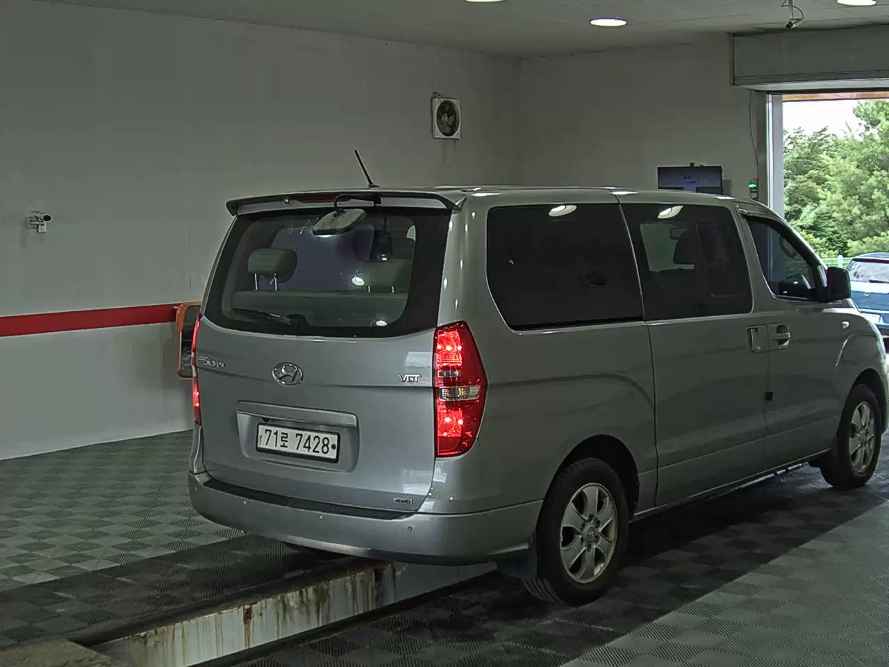 2016 - hyundai grand starex