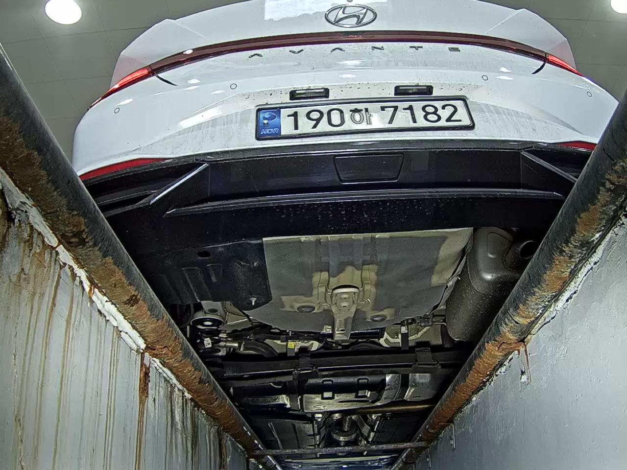 هيونداي أفانتي 2023 — صورة 15
