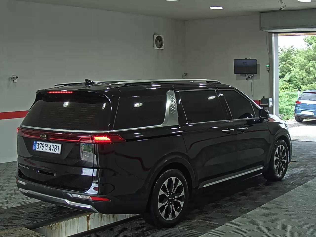 2021 - kia carnival