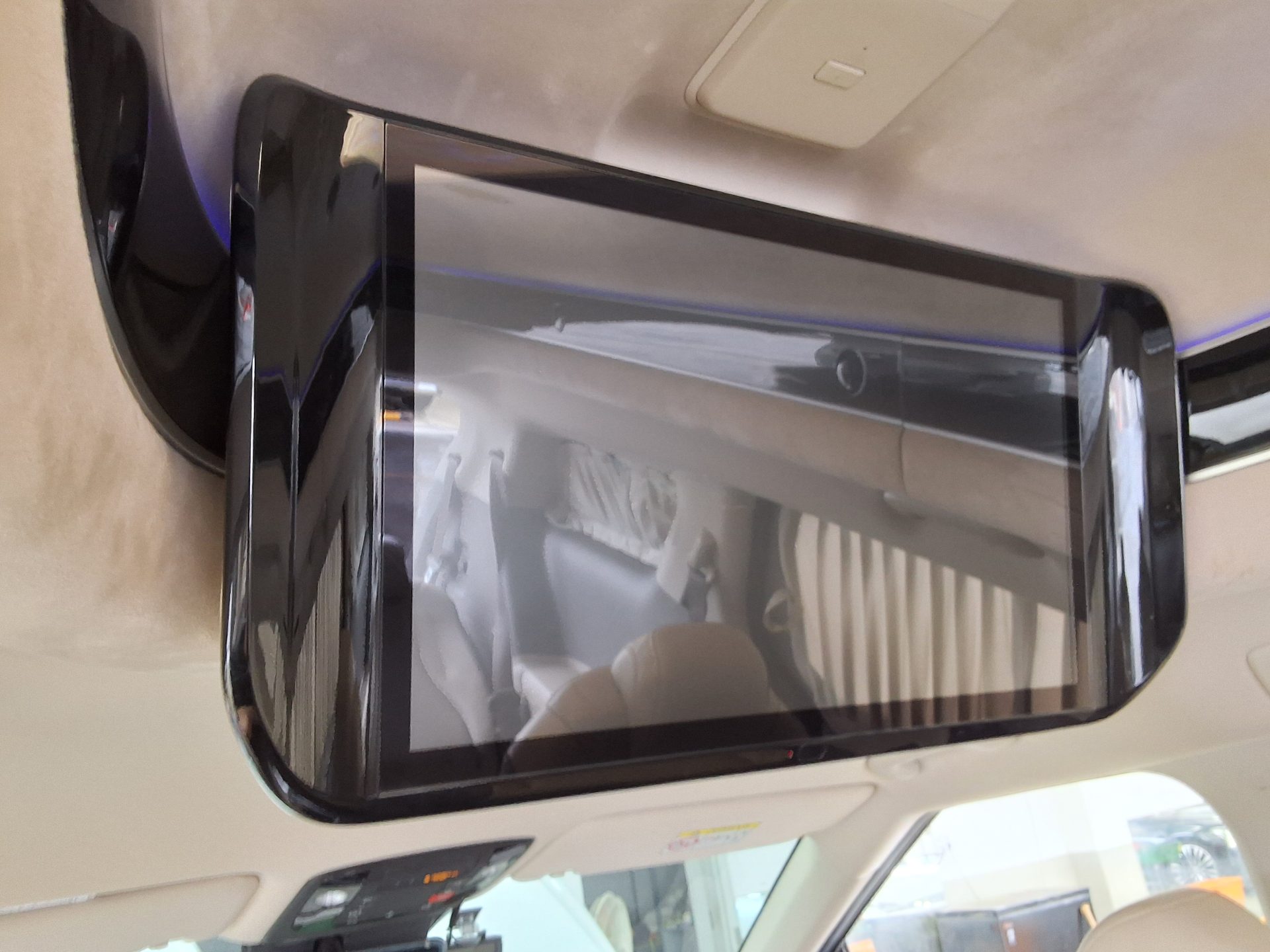 2022 - kia carnival