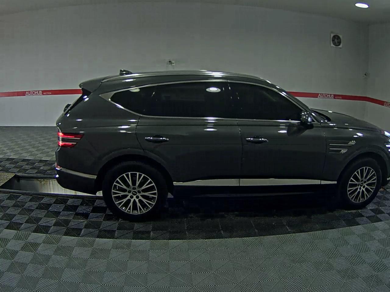 2021 - genesis gv80