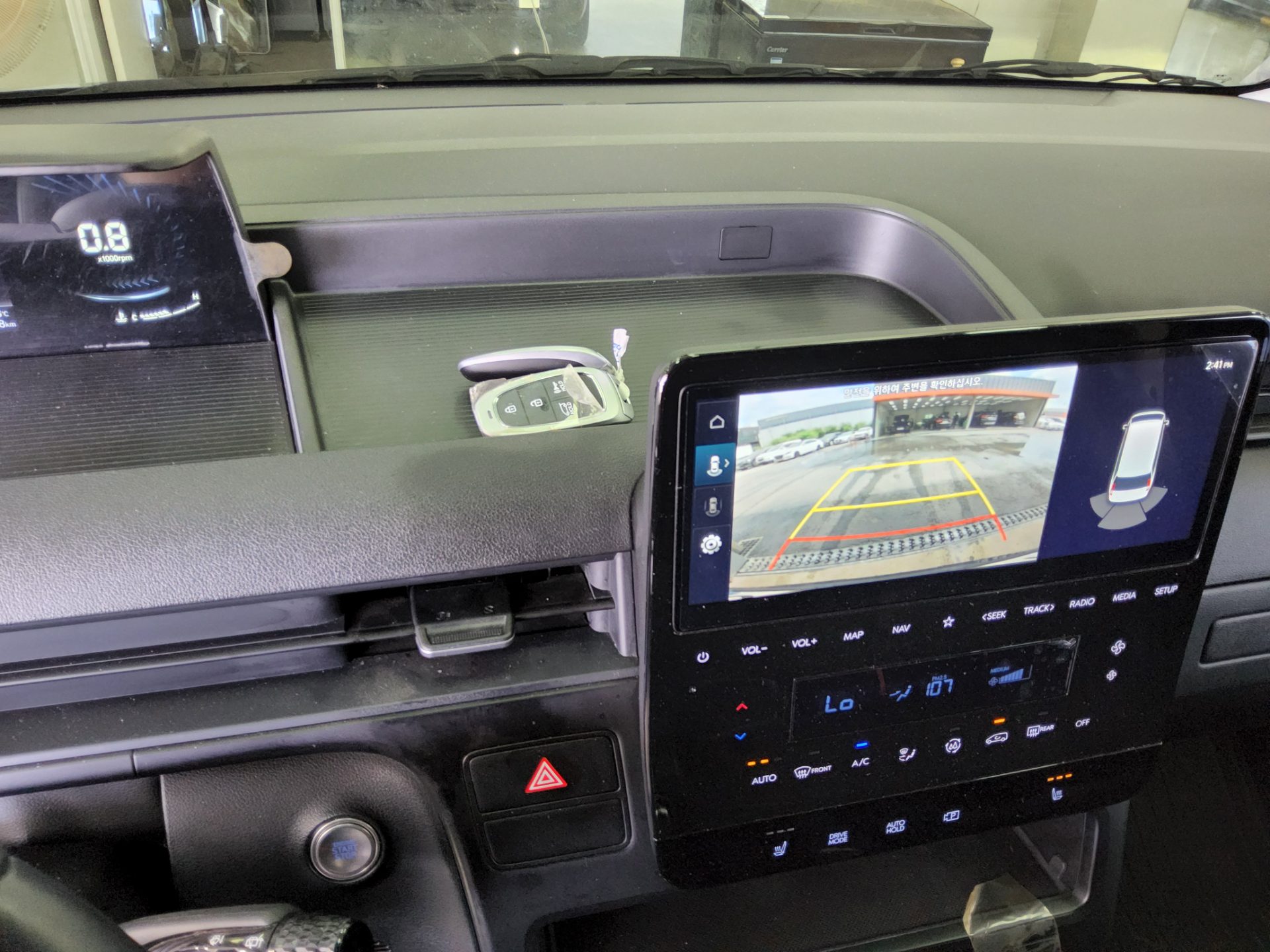 2023 - hyundai staria