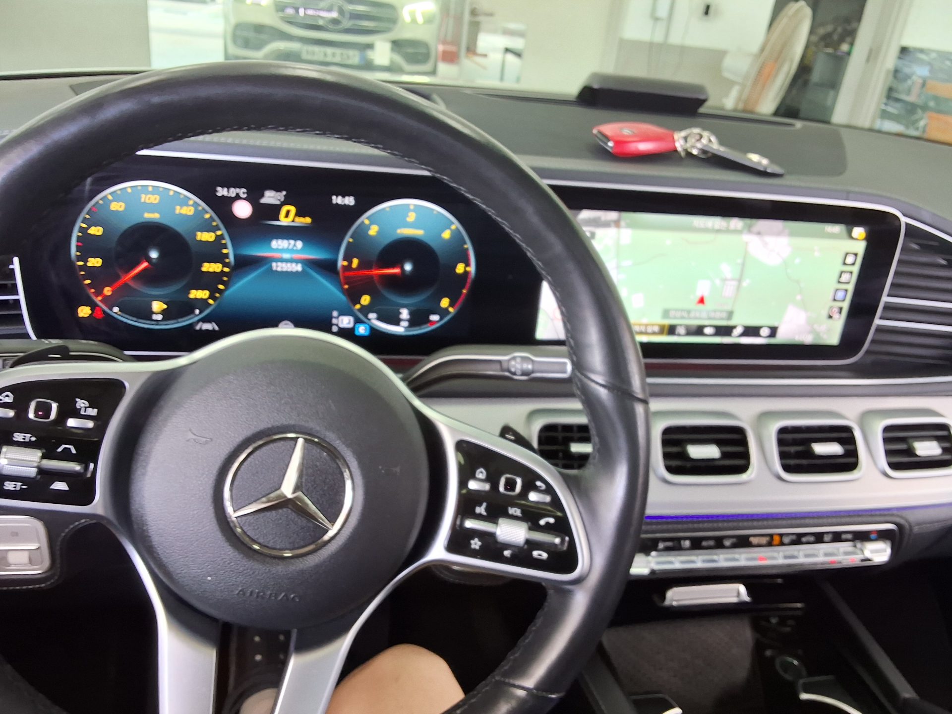 Mercedes-Benz 300D 2021 — صورة 17