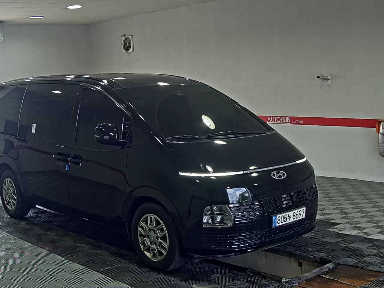 2023 - hyundai staria