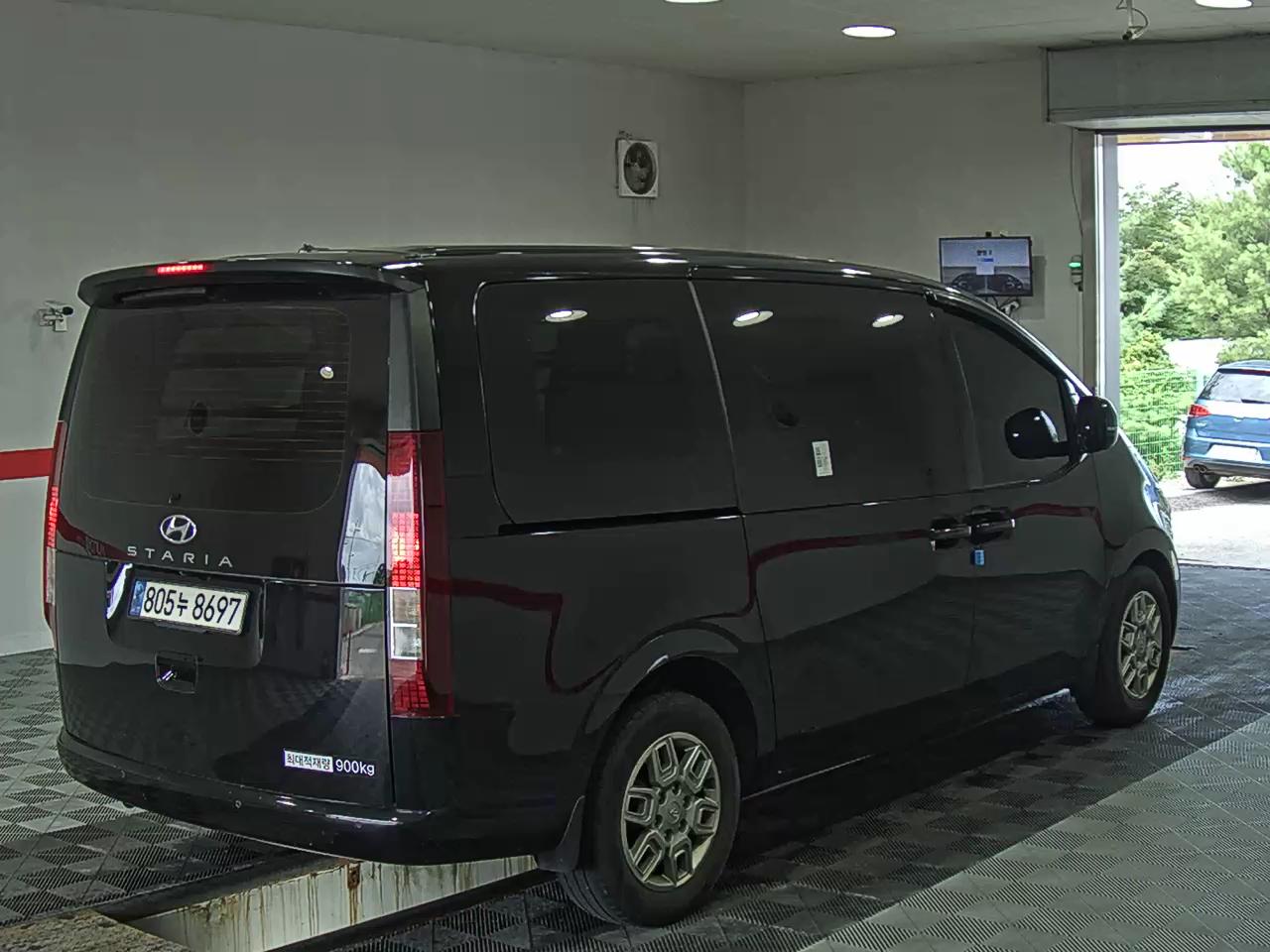 2023 - hyundai staria