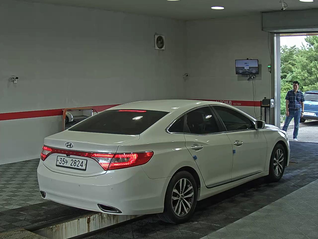 2012 - hyundai grandeur