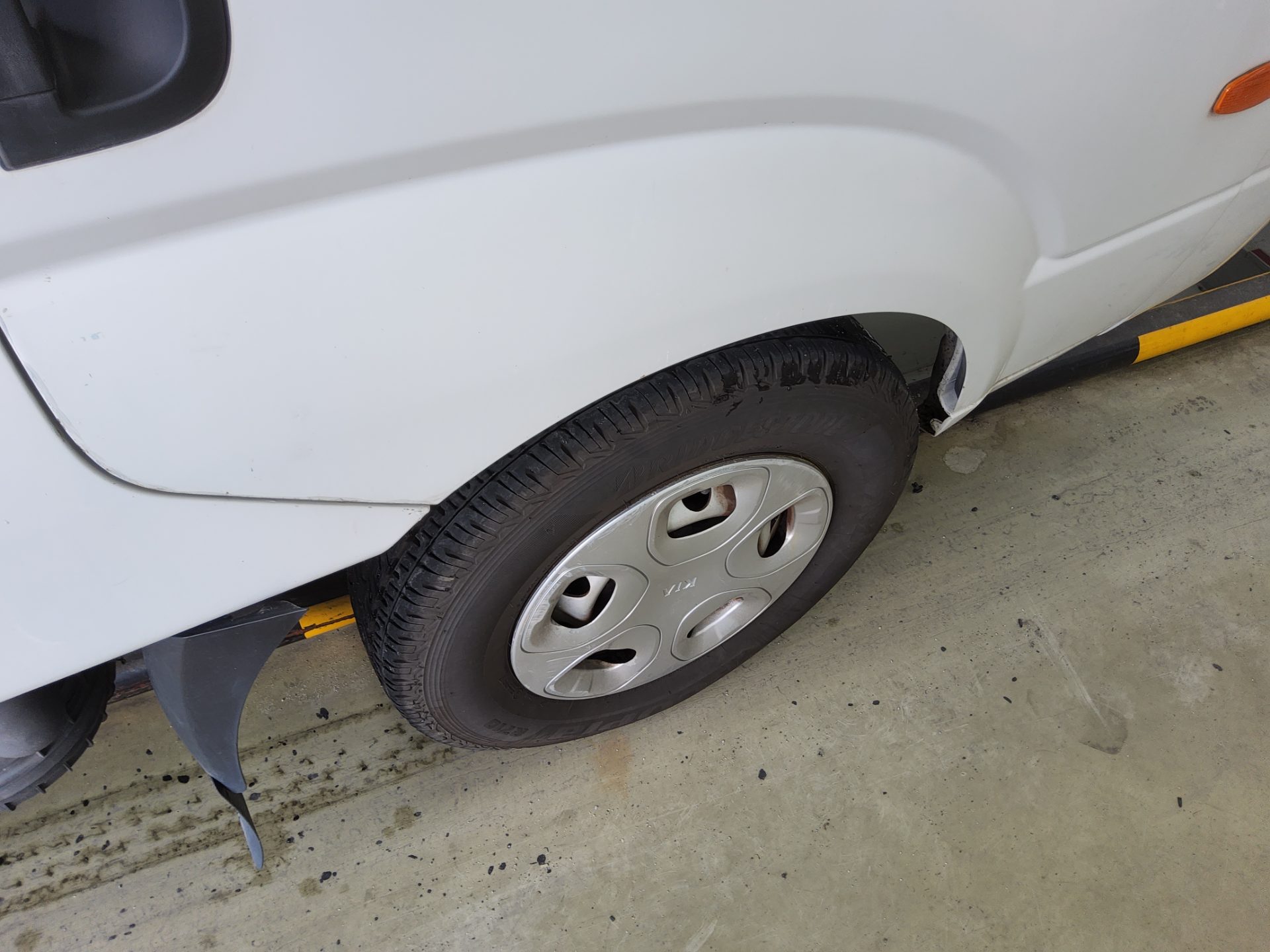 2013 - kia bongo