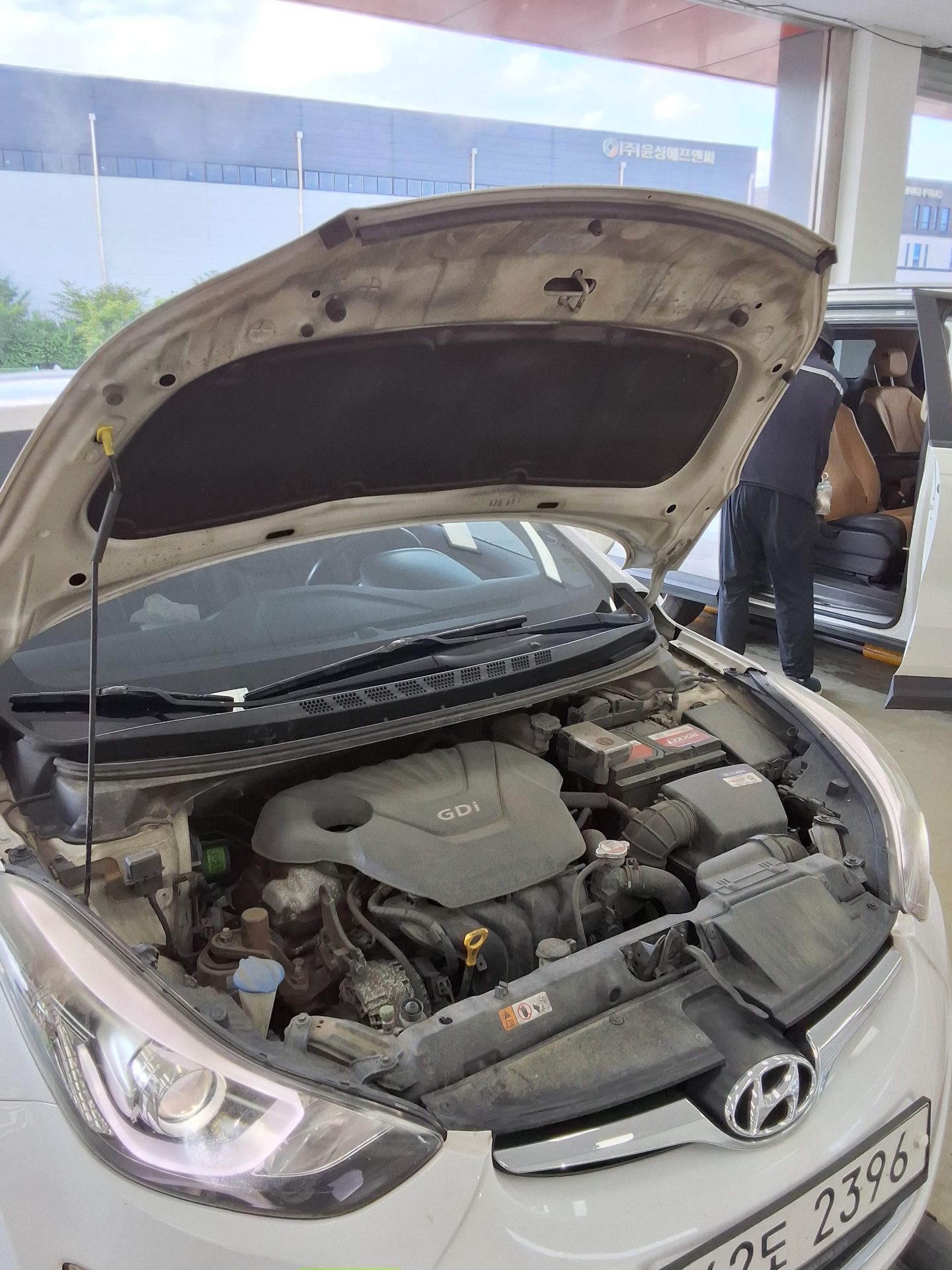 2014 - hyundai avante