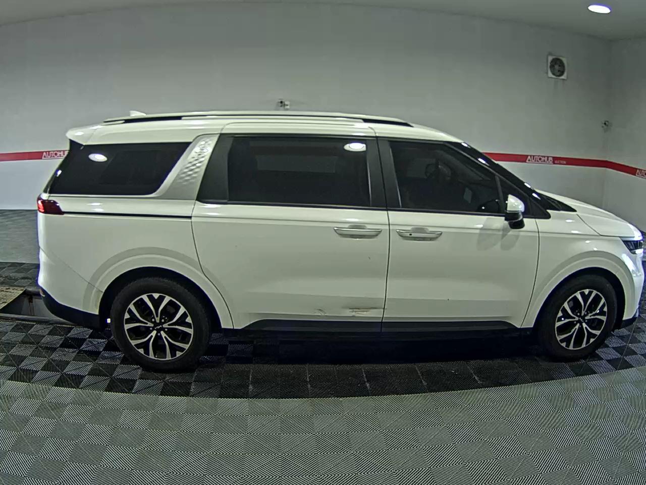2023 - kia carnival