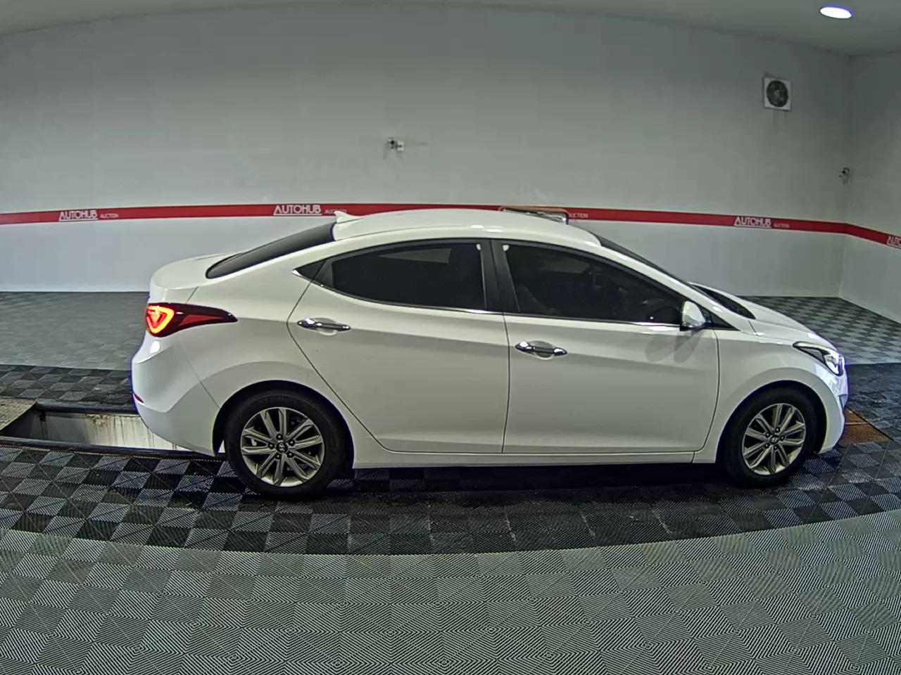 2014 - hyundai avante