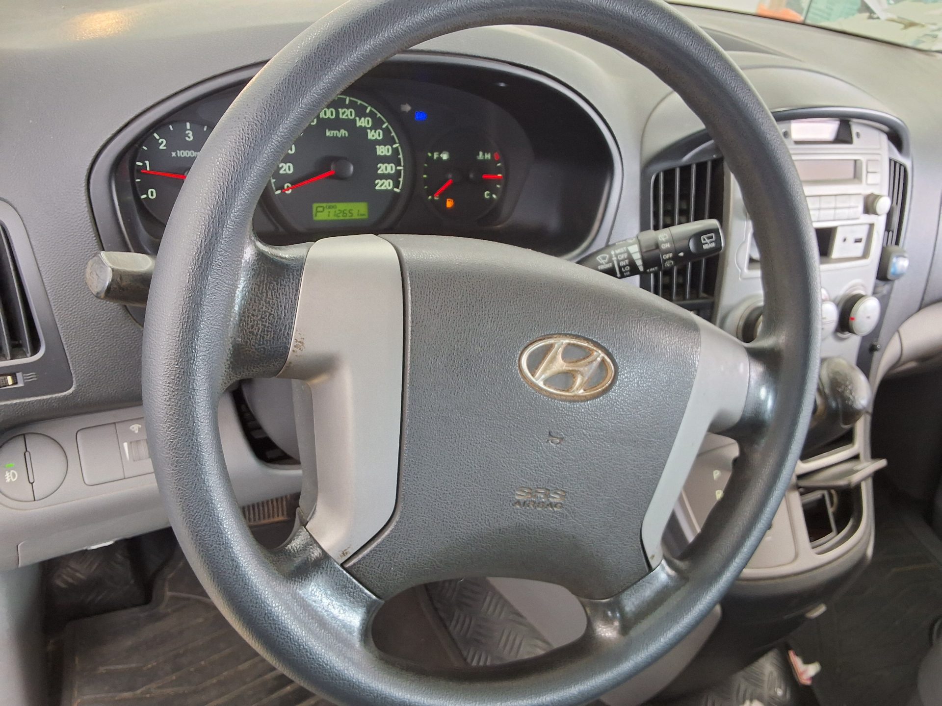 2011 - hyundai grand starex