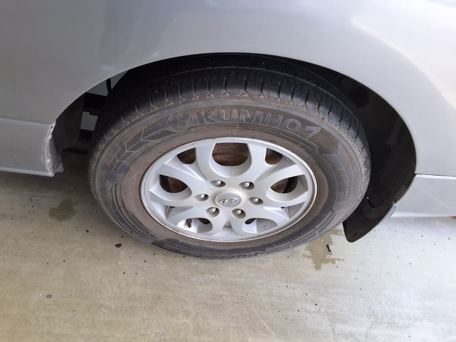 2011 - hyundai grand starex