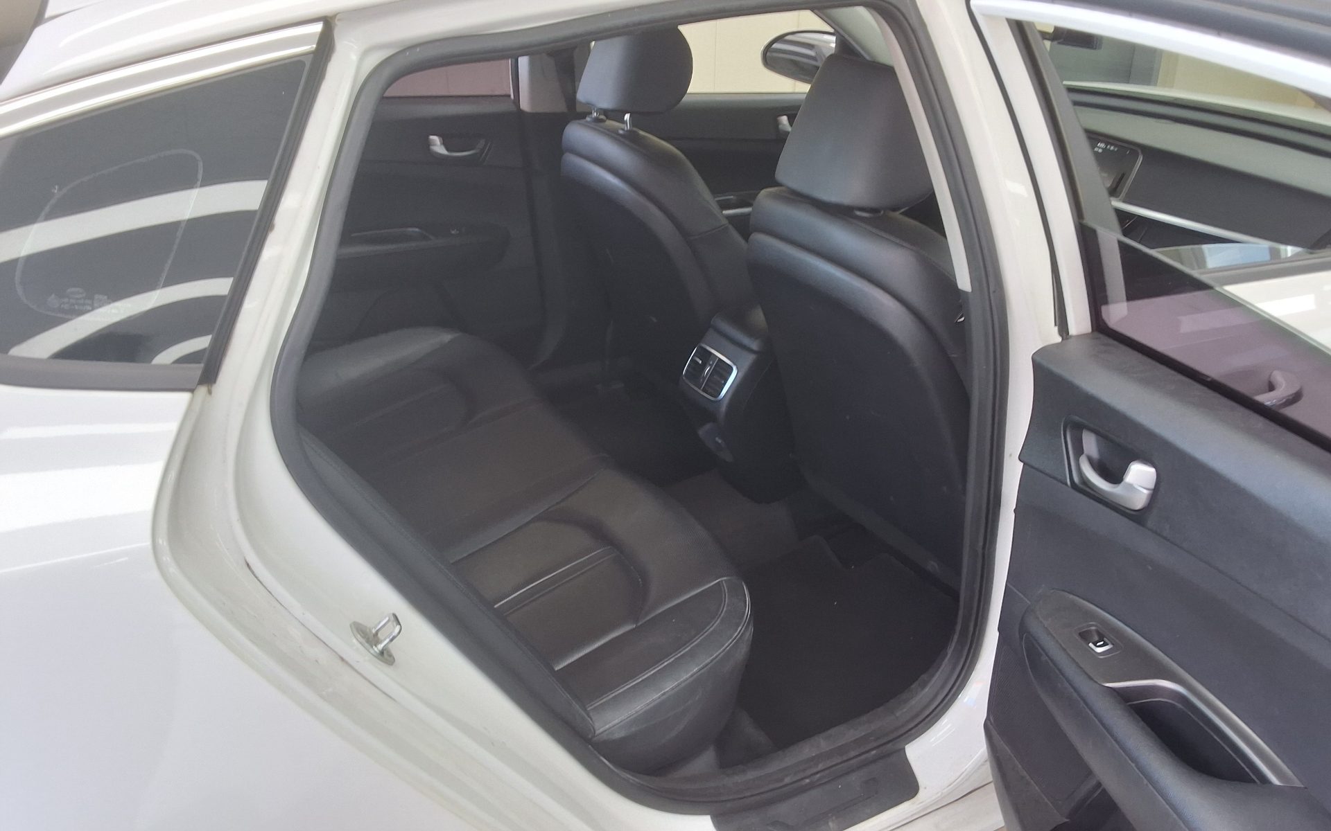 2020 - kia k5