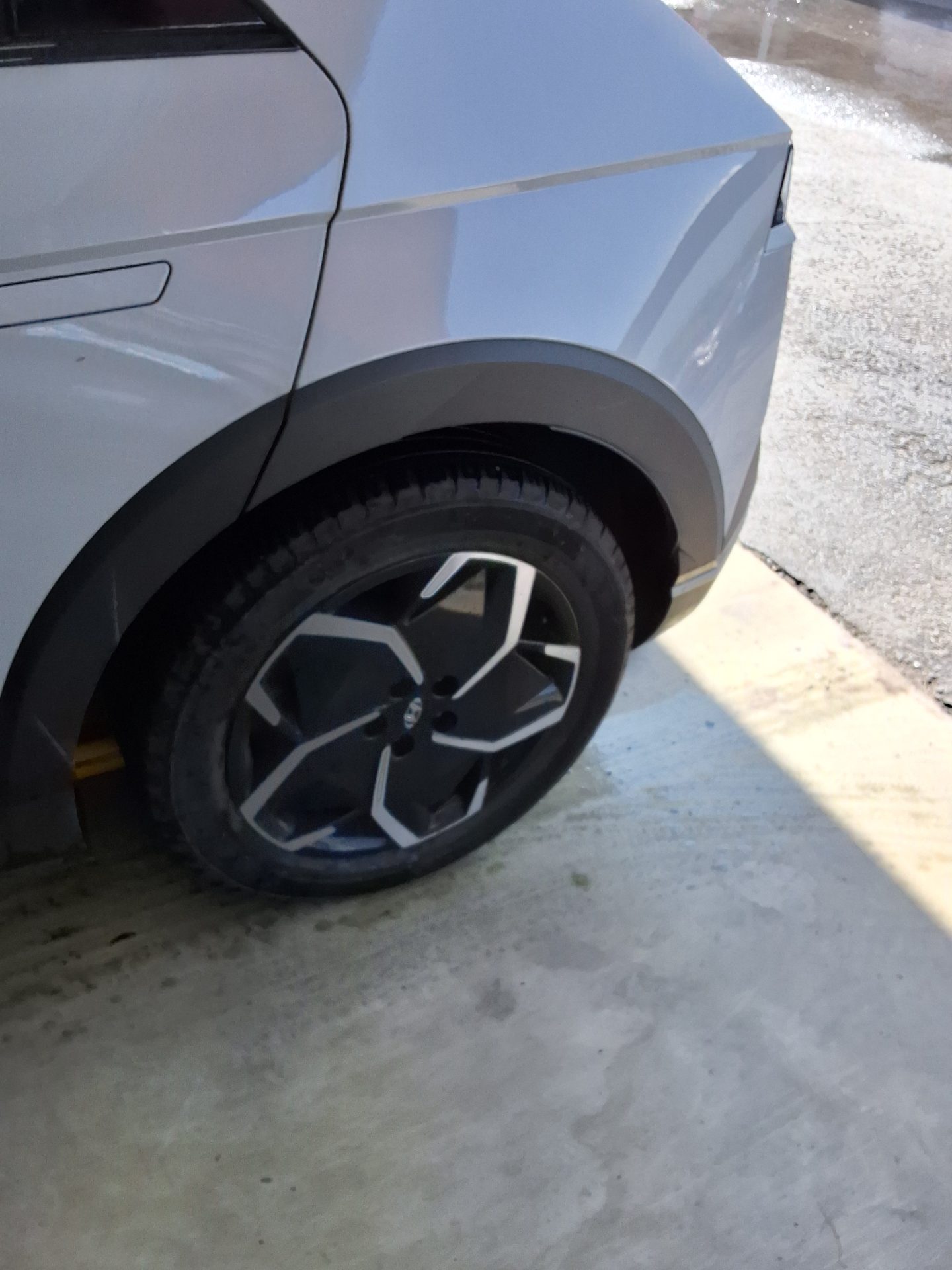 2024 - hyundai ioniq