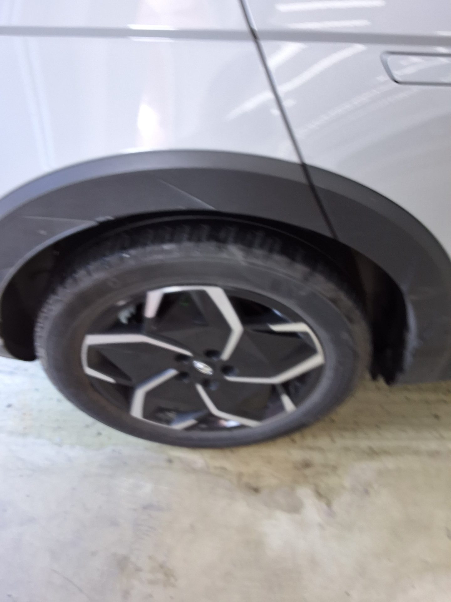 2024 - hyundai ioniq