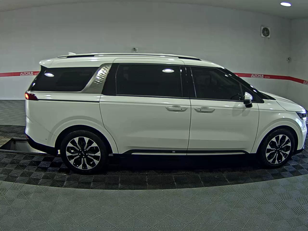 2023 - kia carnival