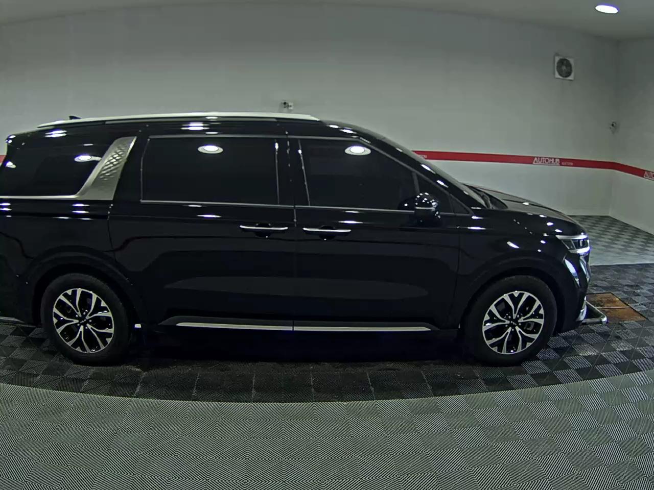 2023 - kia carnival