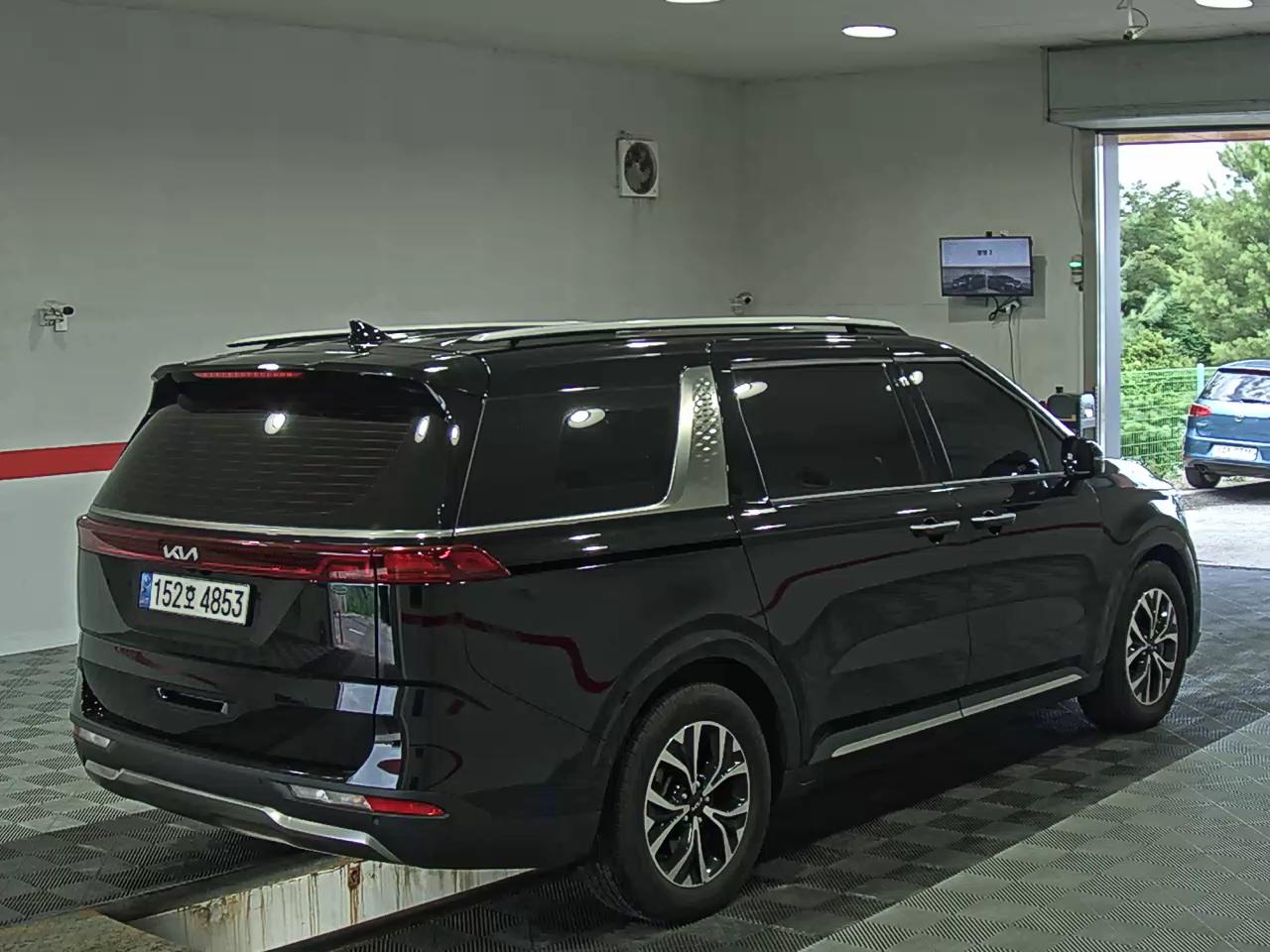 2023 - kia carnival