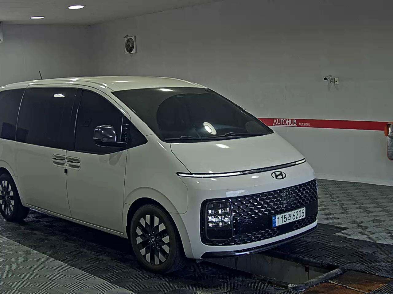 2022 - hyundai staria