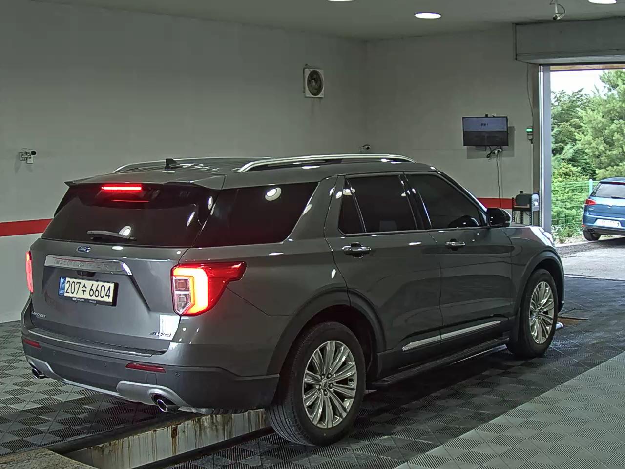 Ford Explorer 2022 — صورة 13
