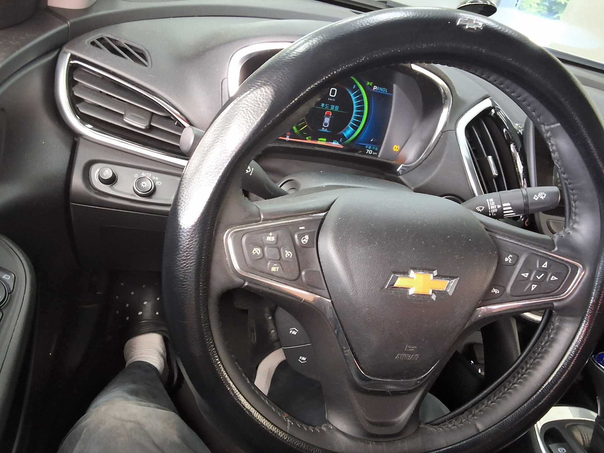 2017 - chevrolet bolt