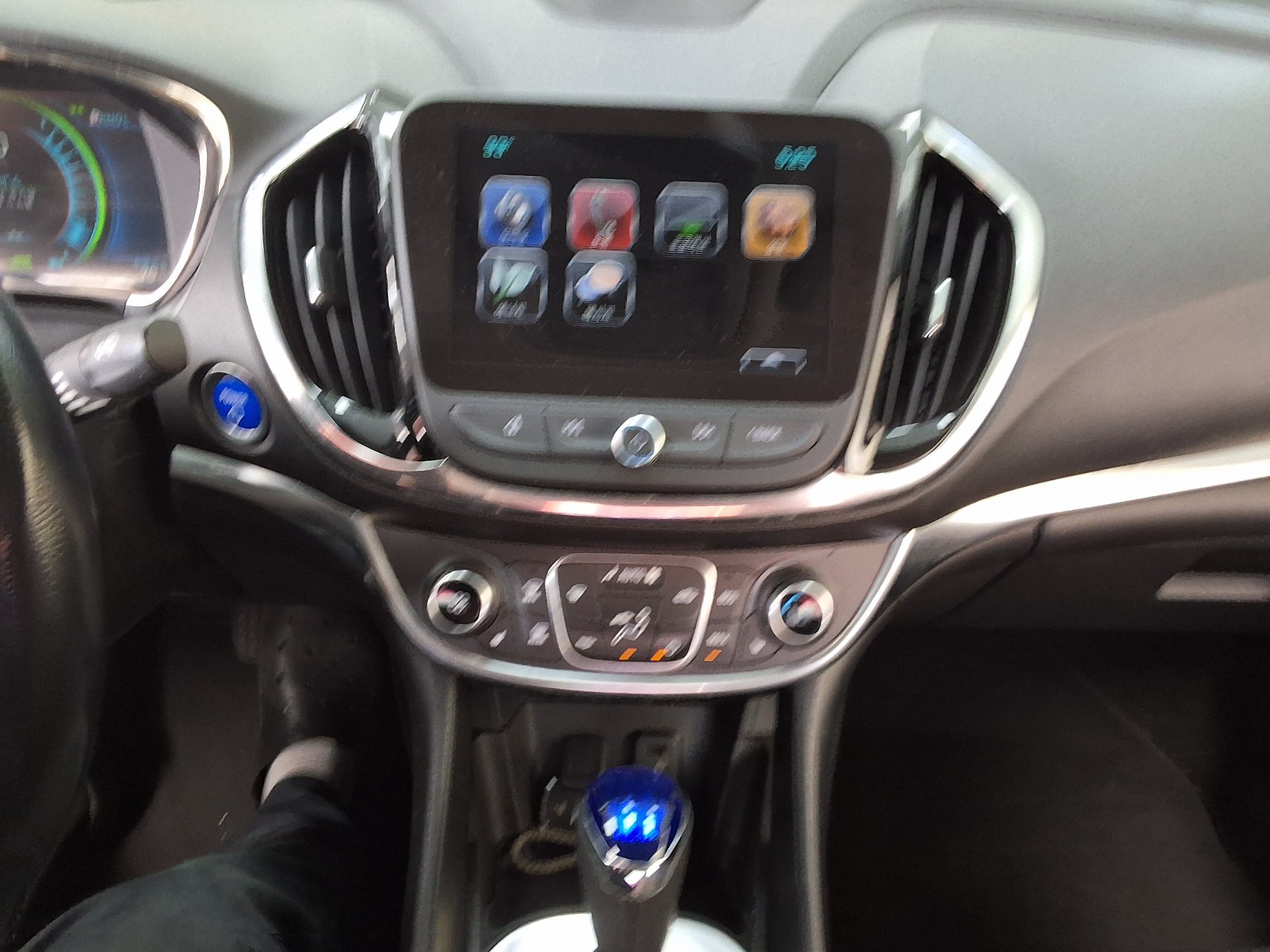 2017 - chevrolet bolt