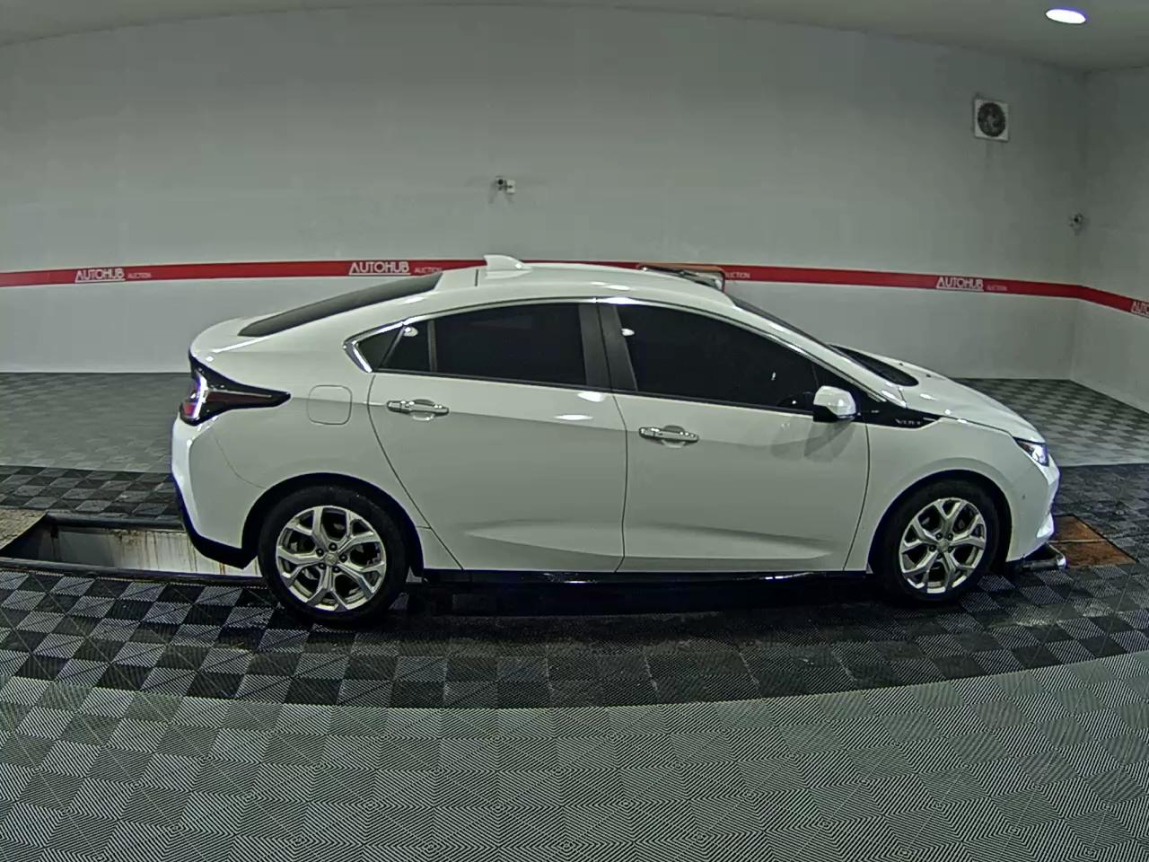 2017 - chevrolet bolt