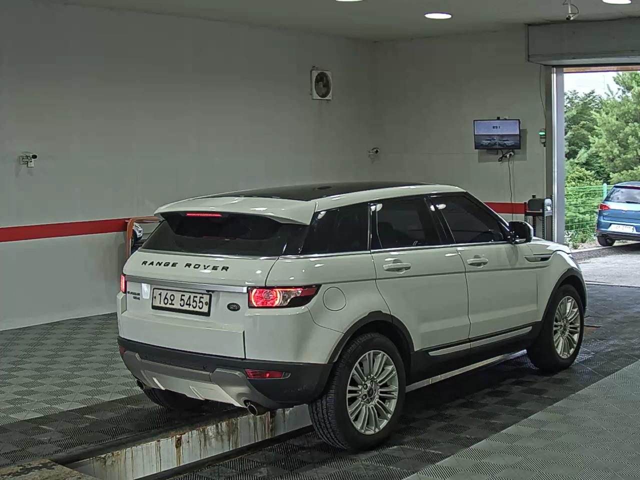 2013 - land rover range rover