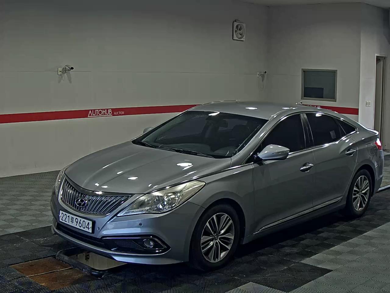 HYUNDAI GRANDEUR HG LPI RENTAL CAR
