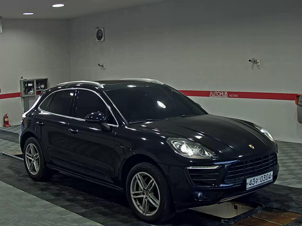 2015 - porsche macan
