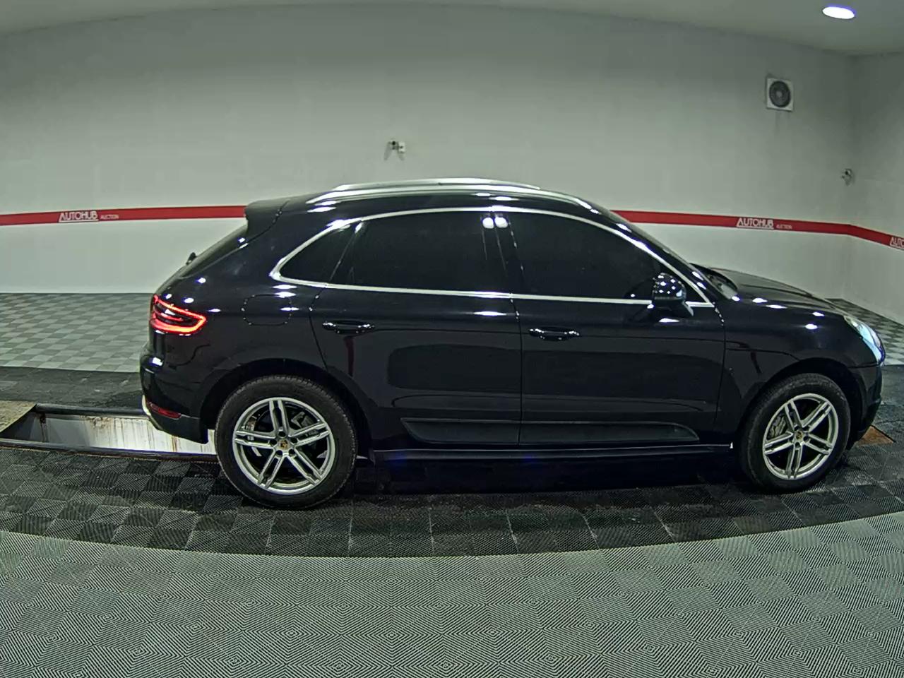 2015 - porsche macan