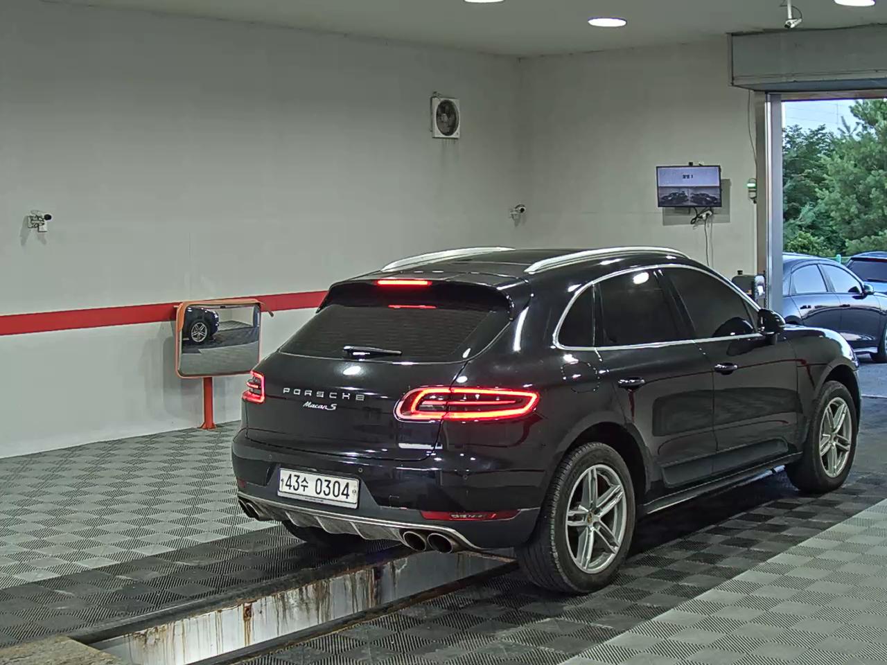 2015 - porsche macan