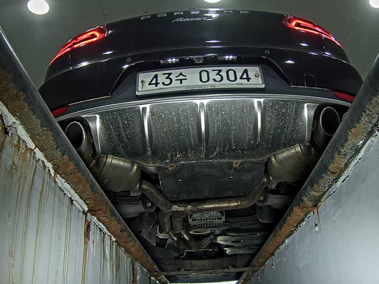 2015 - porsche macan