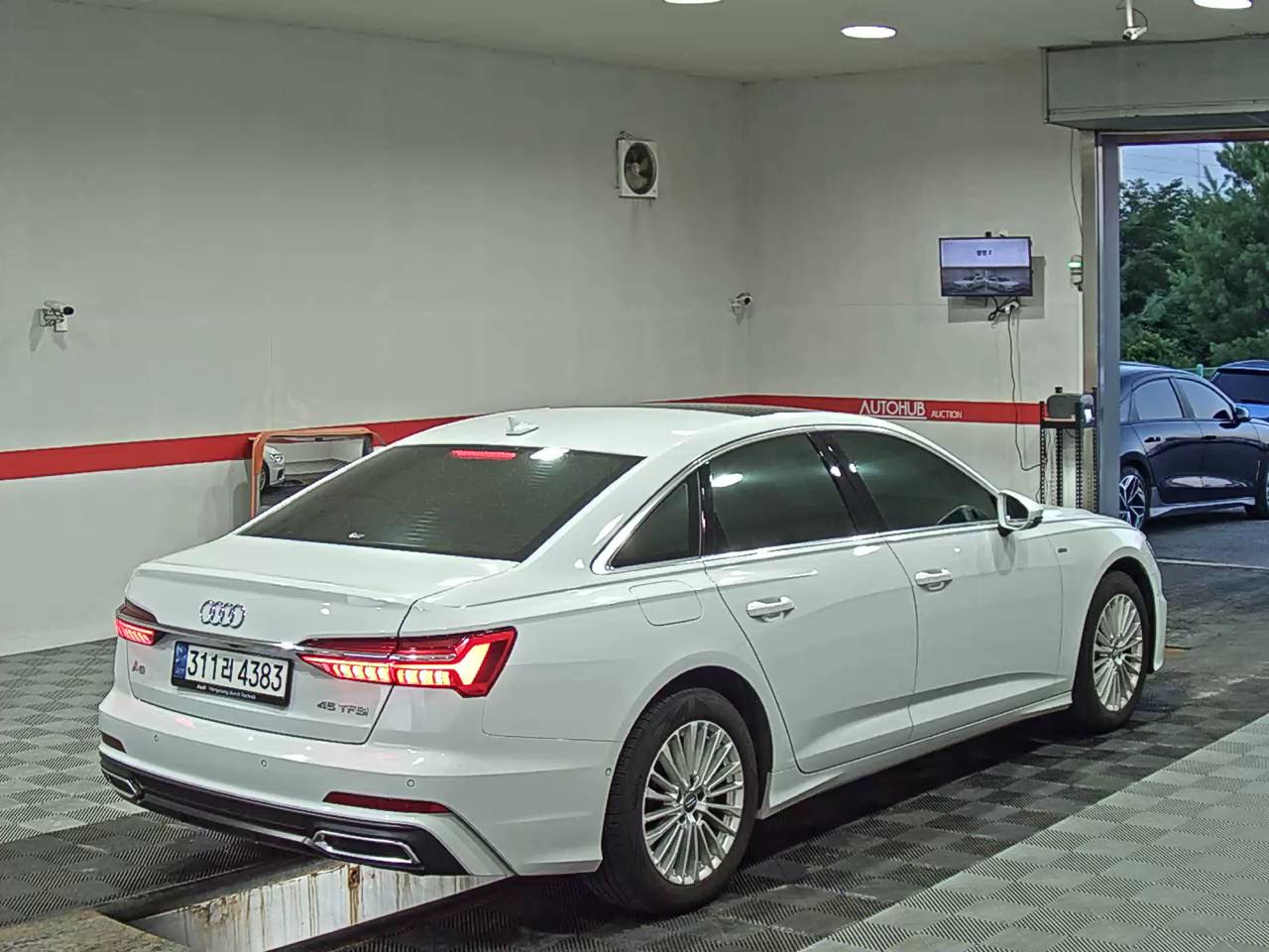 Audi A6 2021 — صورة 13