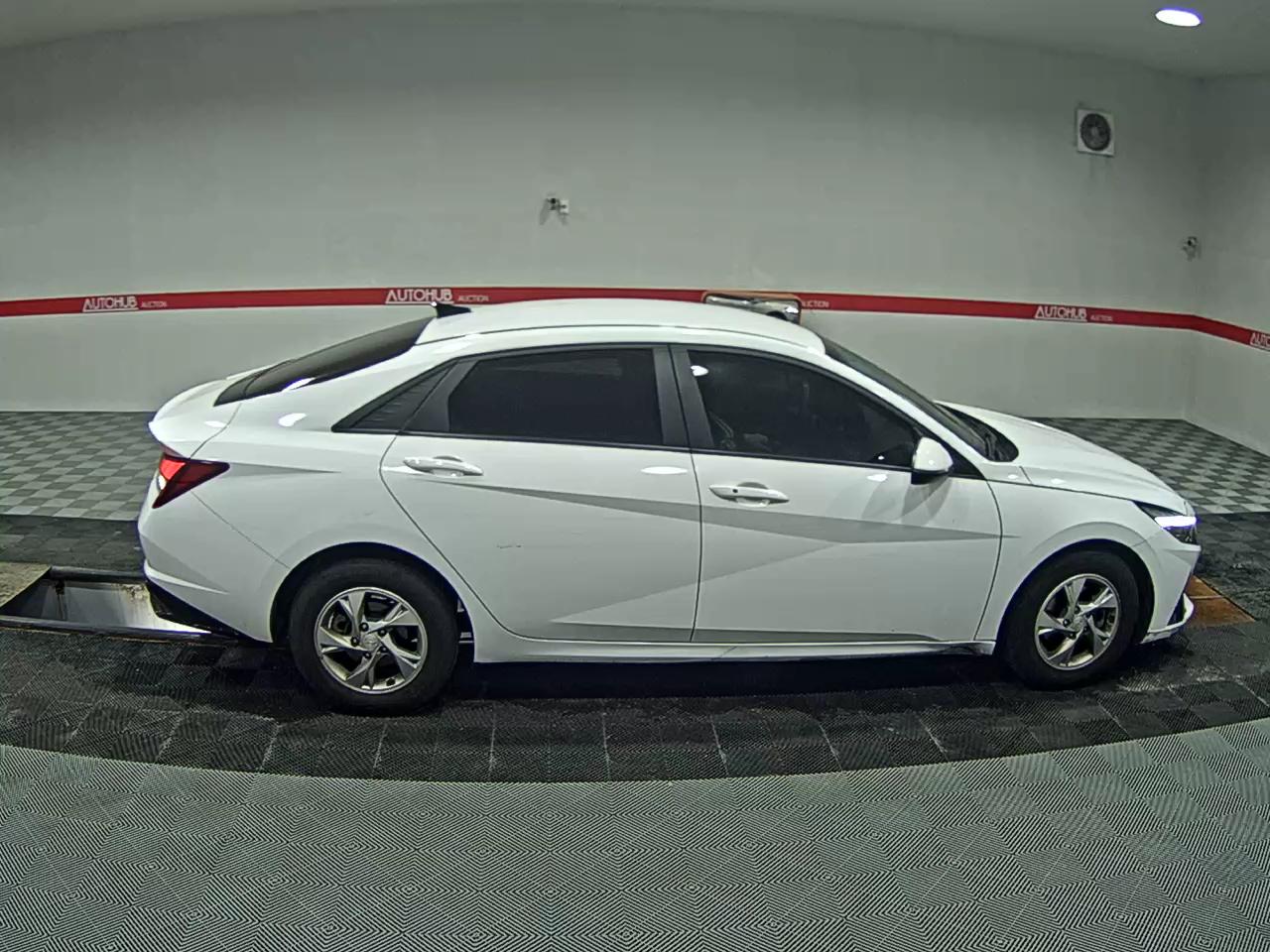 2021 - hyundai avante