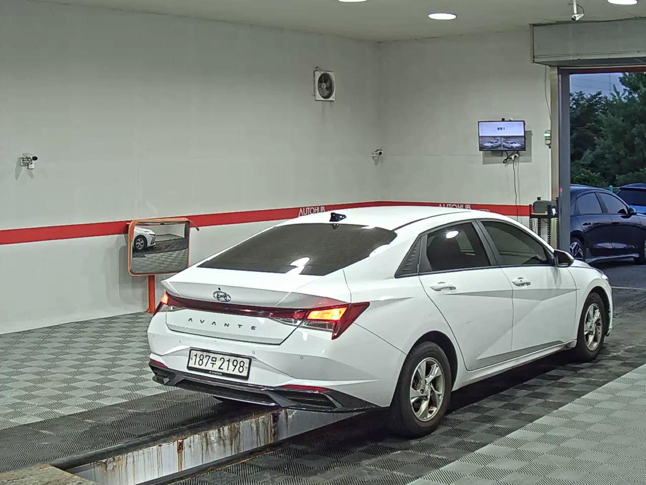 2021 - hyundai avante