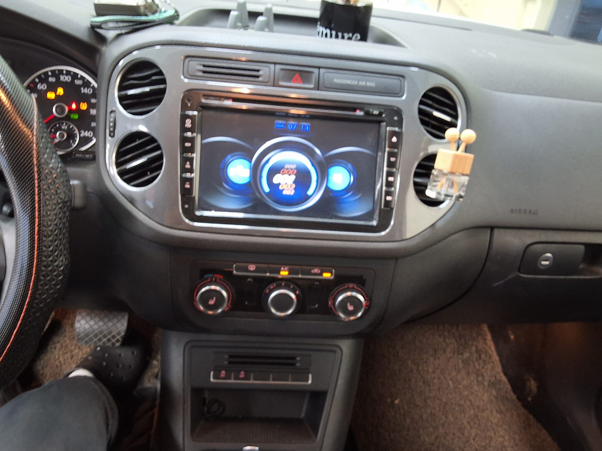 2015 - volkswagen tiguan