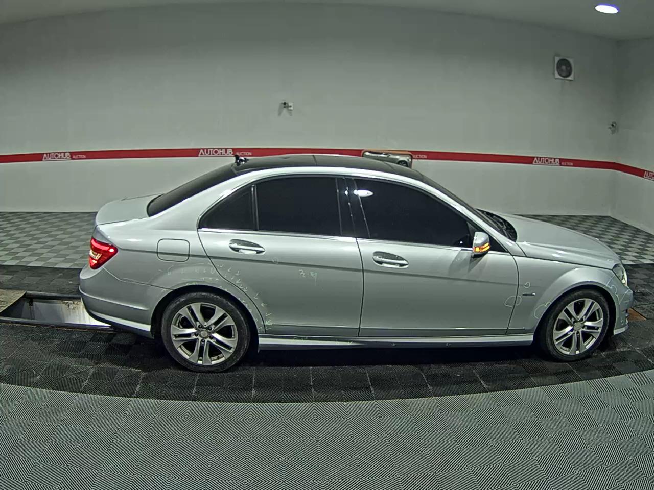 2012 - mercedes-benz c200
