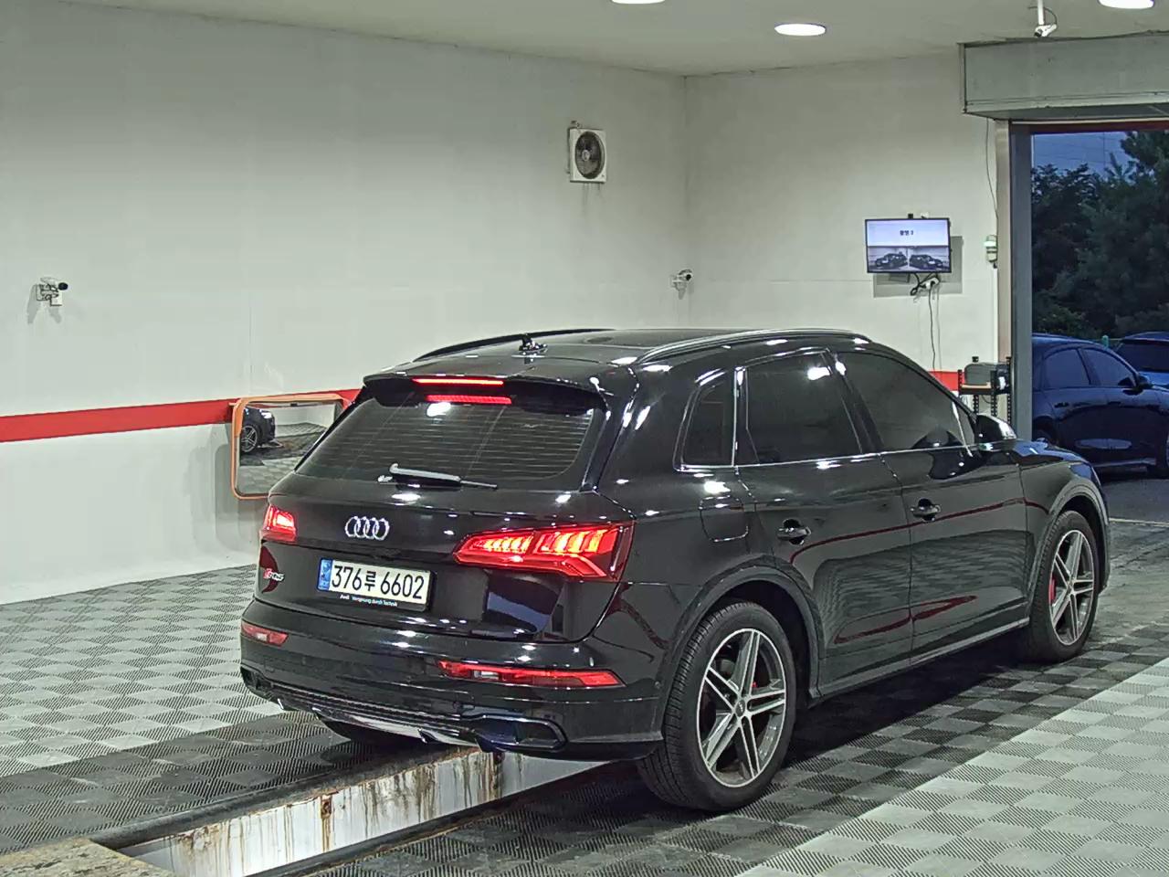 2020 - audi sq5