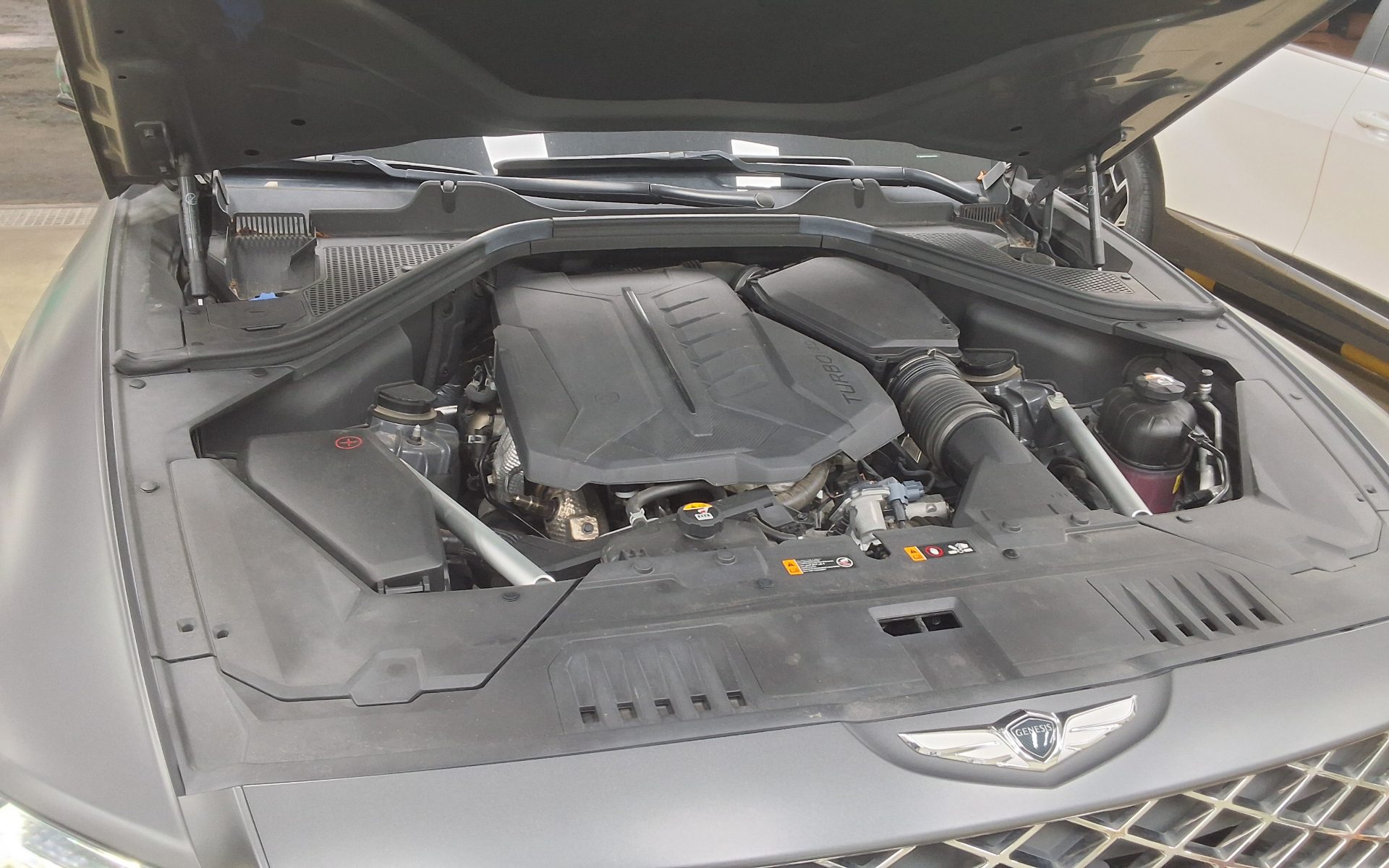 2021 - genesis gv80